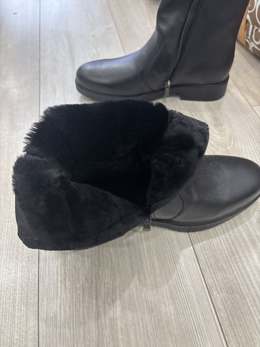 Продаю зимние сапоги