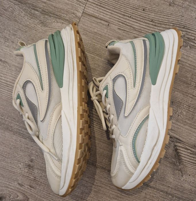 Adidasi cropp marimea 37 dama