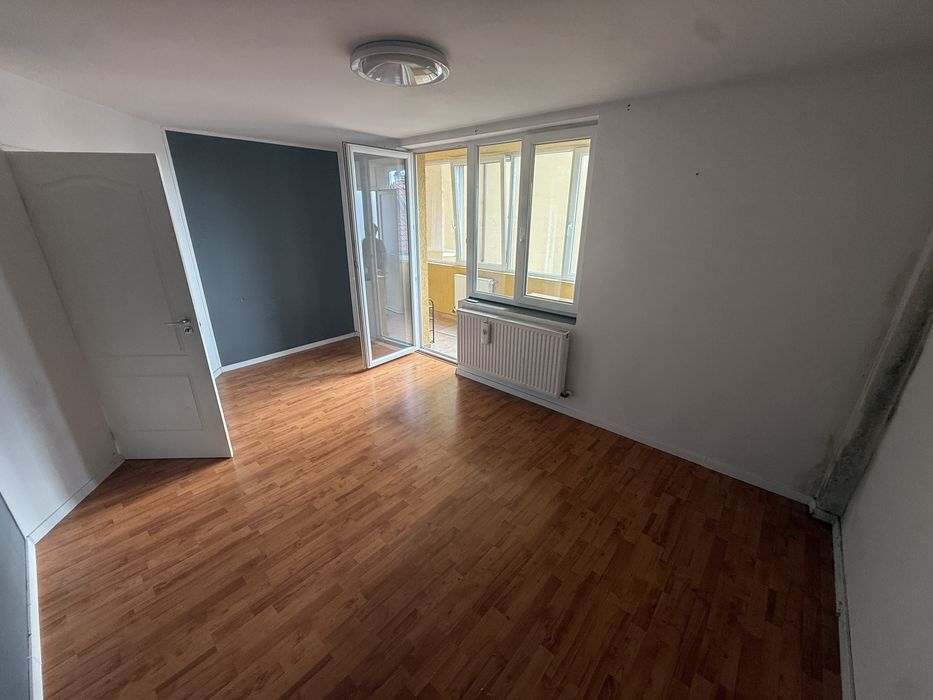 Ofer spre vânzare Apartament 2 camere , Bloc nou , Zona piața mică , Etaj 2