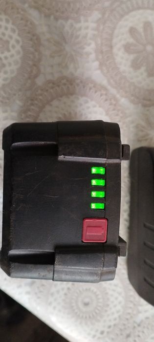 Зарядно и батерия метабо