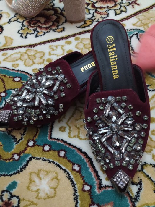 Oyoq kiyimlar sotaman