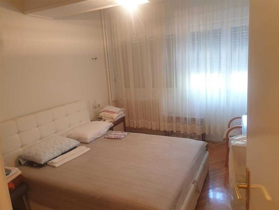 Дава се под наем Тристаен апартамент в Пловдив, Кючук Париж - 87 кв.м за 413.1 € - Снимка #5