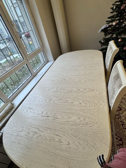 Стол со стульями