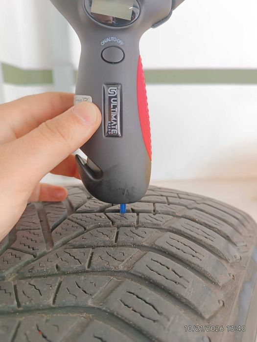 4 бр. ЗИМНИ гуми Yokohama BluEarth Winter V905 225/60 R18 100H