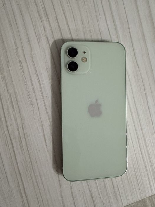 Iphone 12 green
