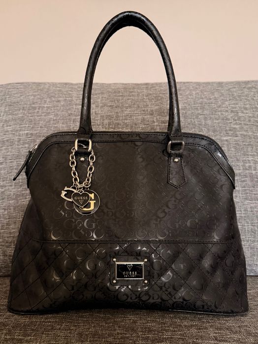 Дамска чанта GUESS