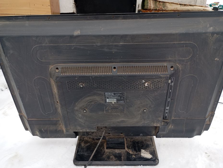 Телевизор elenberg не рабочий.