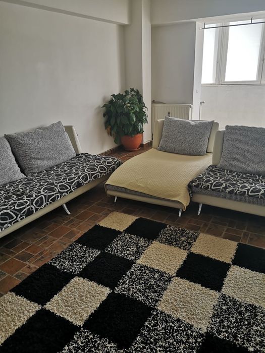 Inchiriez apartament