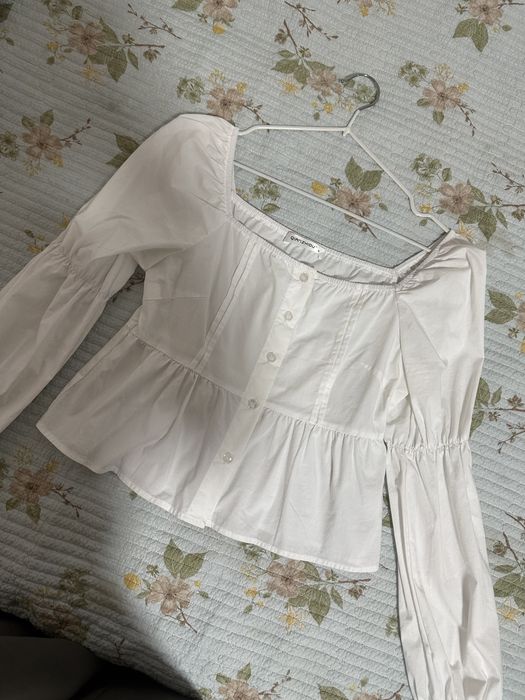 Продаю блузки новые.