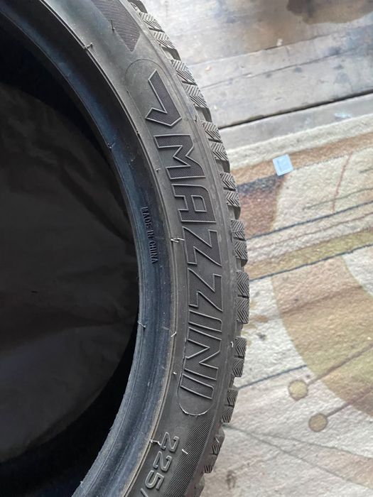 Продам резину липучка комплект