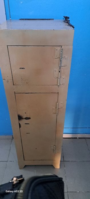 Продам железный сейф