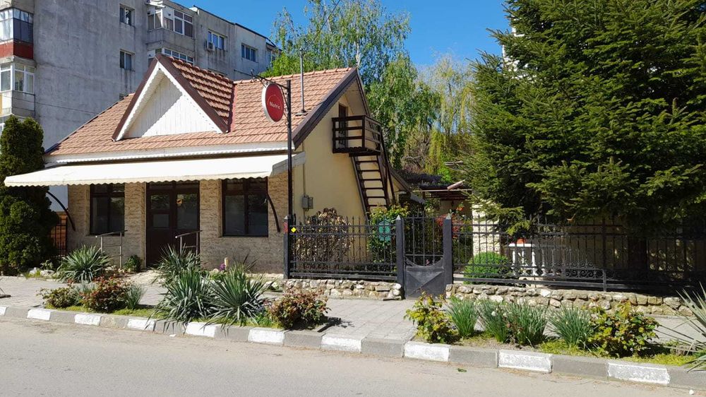 Spațiu comercial 62 mp, renovat, Țăndărei centru