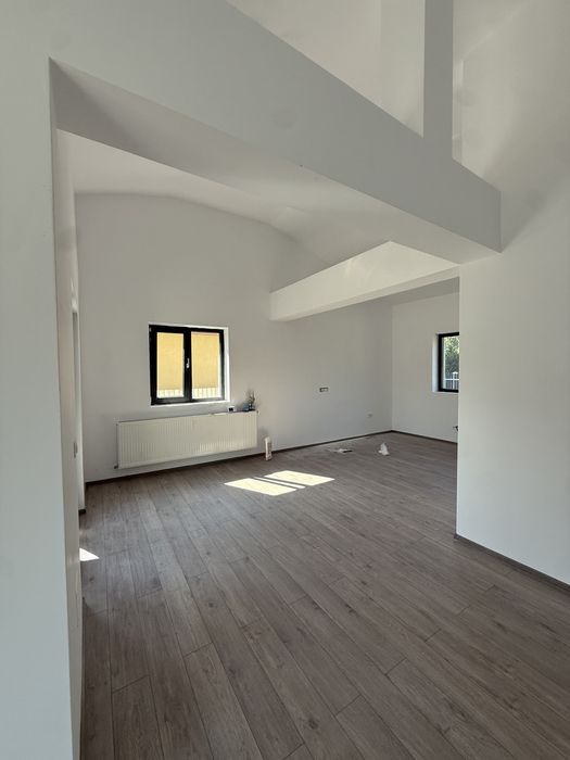 Vând casa Lilieci