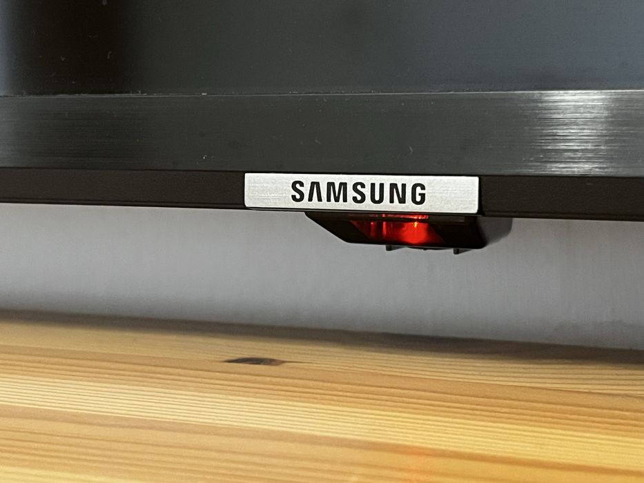 TV Samsung 43” Crystal UHD 4K (AU7000) – impecabil, Smart TV