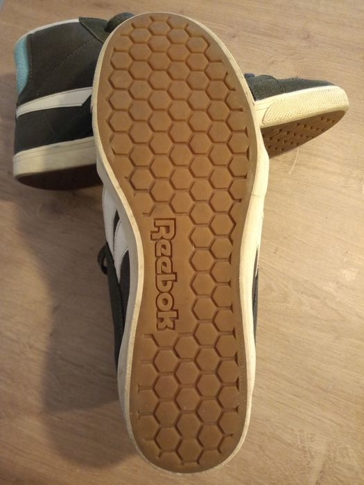 Продавам кецове Reebok