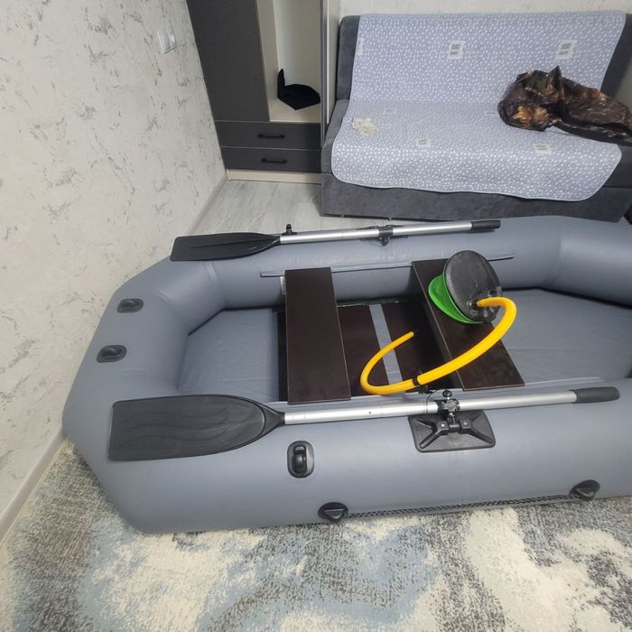 Продаю лодку ШКИПЕР 260 HT ТОНАР серая