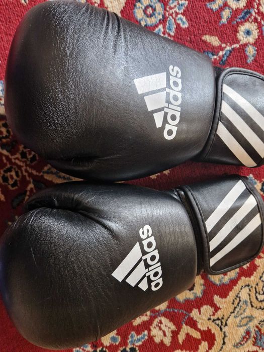 Протектори за крака FORCE 1 и боксови ръкавици Adidas