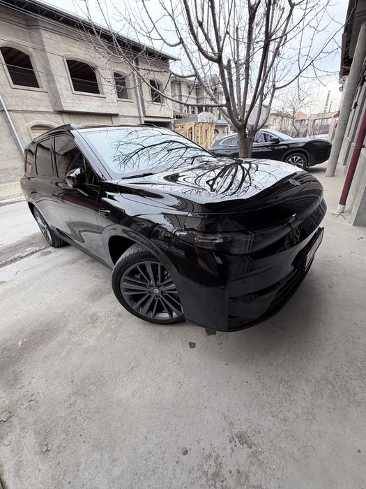 Leapmotor c16. Probeg 9.000 km. Elektr 580 talik. Yili 2025. Yengide