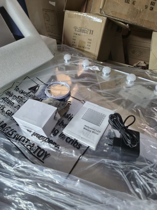 Голям Размер Професионално Гримьорско огледало с Bluetooth  LEDдимируе