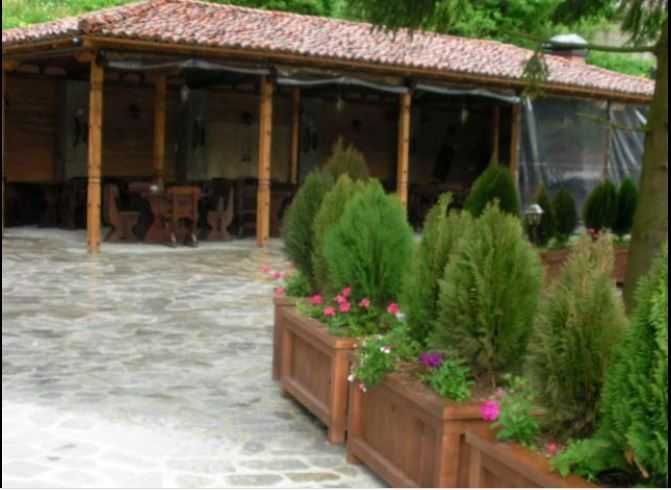 Продава се Хотел в Копривщица - 1000 кв.м за 680 €/кв.м - Снимка #4