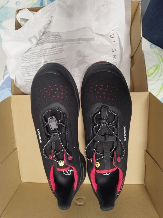 Încălțăminte de munca uvex