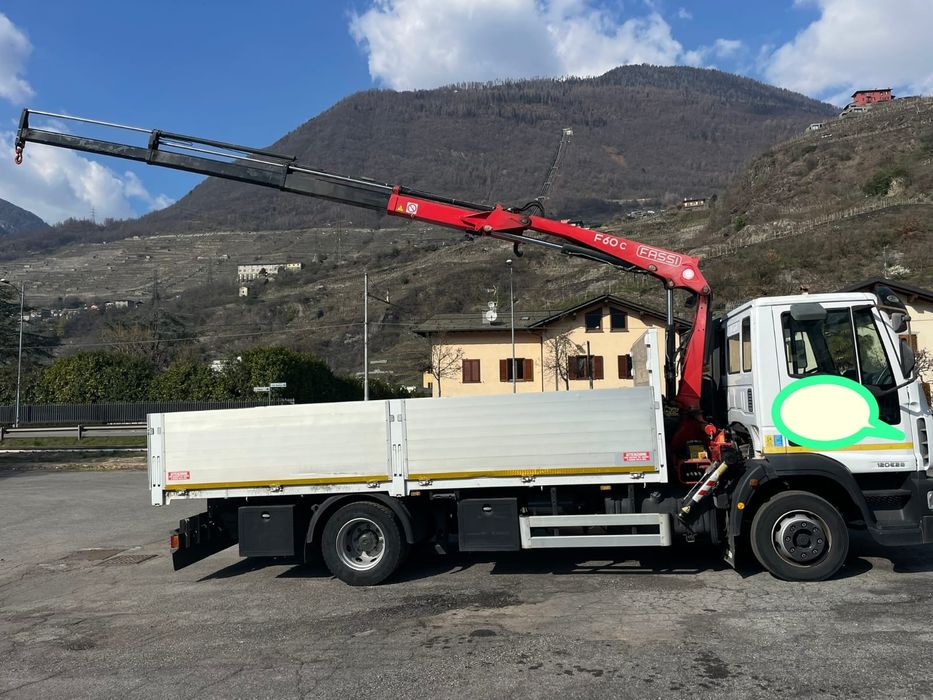 Iveco euro cargo 12 t cu macara