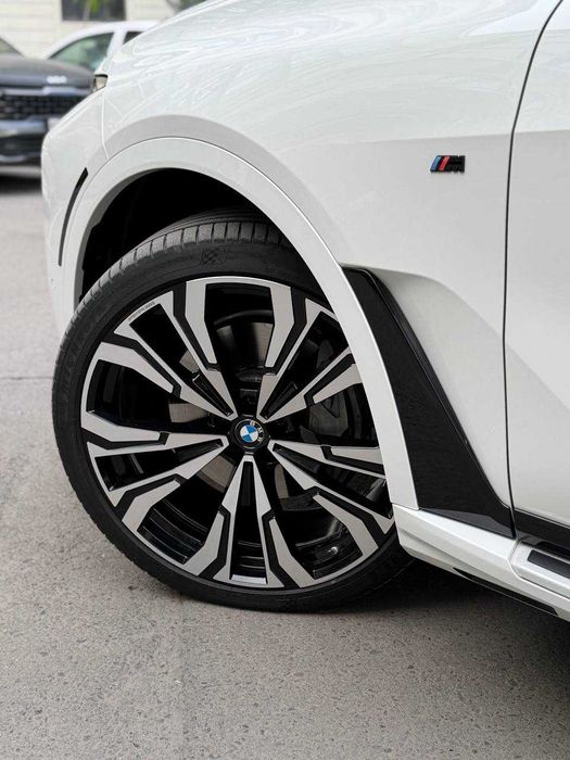 Sotuvda BMW X7 xDrive 40i