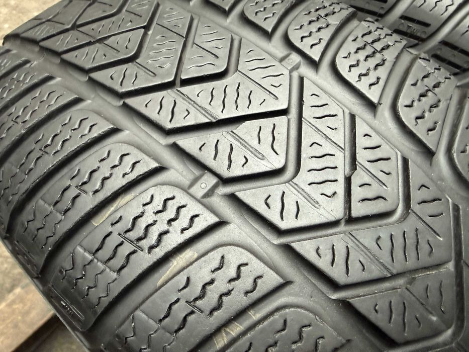 2x Anvelope Iarna 205/50 r17 M+S - Pirelli Sotto Zero 3