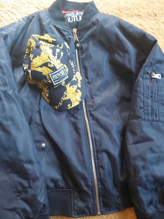 Оригинален комплект бомбър и шапка ВЕРСАЧЕ!