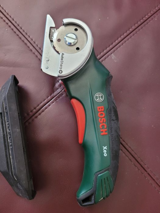 Bosch Xeo, mașina de tăiat covoare