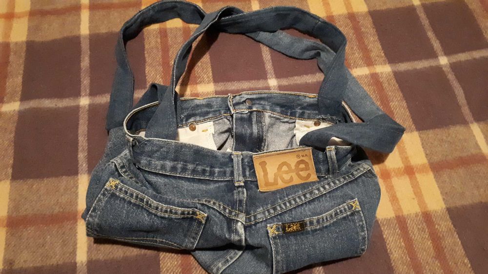Geanta manufacturata din blugi Lee originali, de exceptie