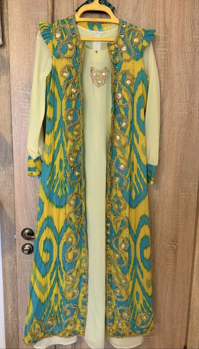 Национальный узбекский костюм