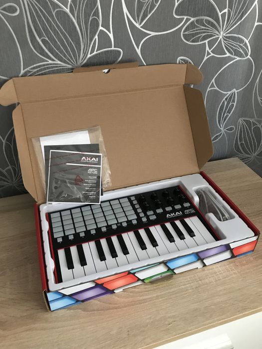 AKAI APC KEY 25 контролер MIDI