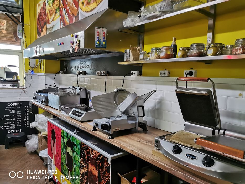 Predare spațiu echipat Fast food și coffee corner
