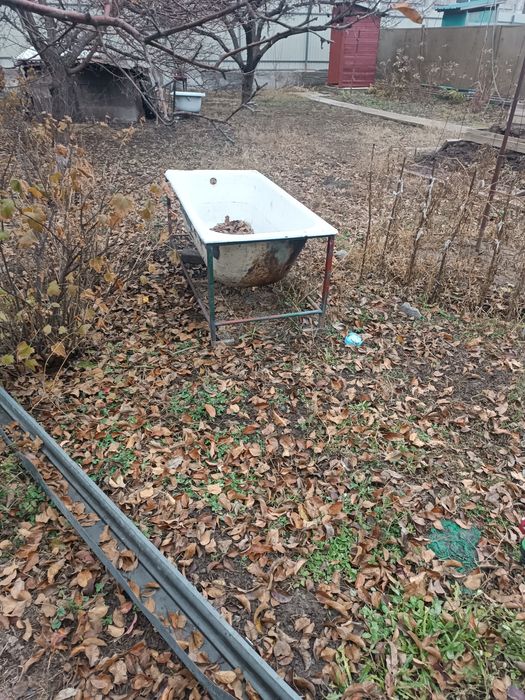 Ванна.   чугунная