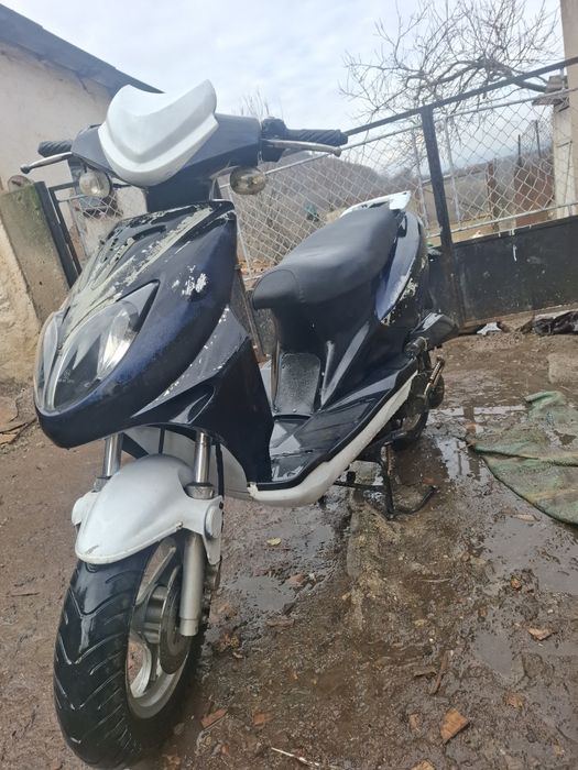 Vând scuter 4t 80cm