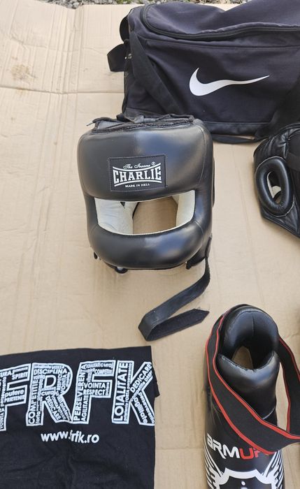 Set echipament KICKBOXING