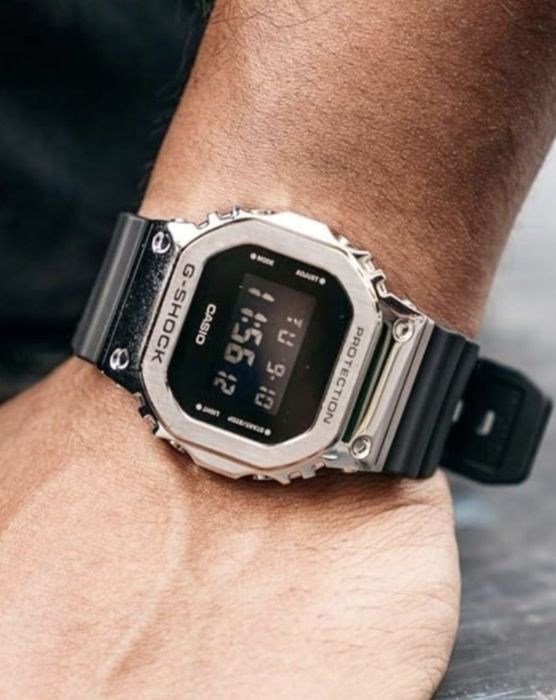 Часы CASIO G-Shock GM-5600-1ER Оригинал!
