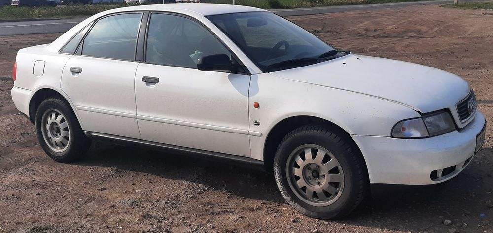 Audi A4 1995г. 1.6 Продам