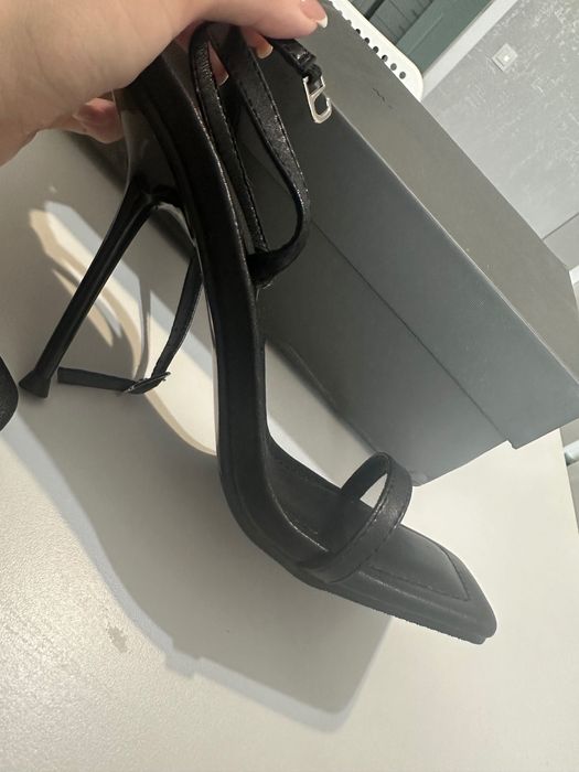 Продам босоножки трендовые