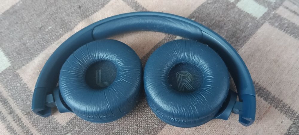 Vând caști JBL stare acceptabila