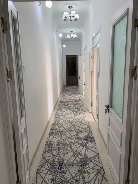 Белый дом в центре города