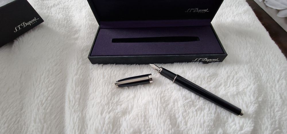 Stilou S. T . Dupont Paris