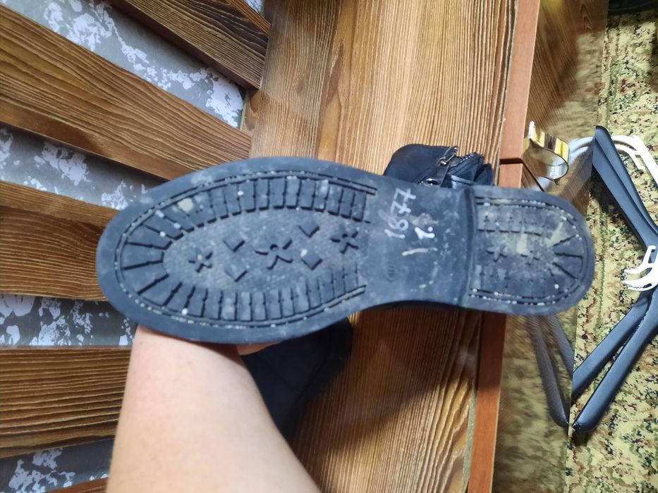 Продам сапожки кожаные