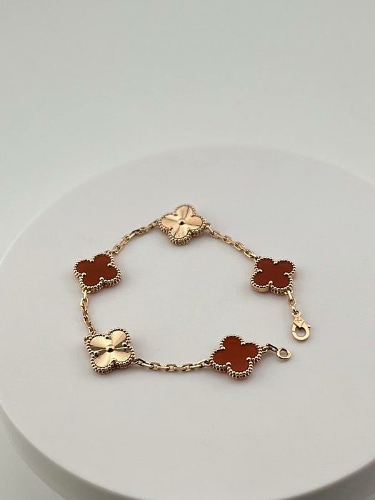 Продам оригинальный  новый браслет Van Cleef