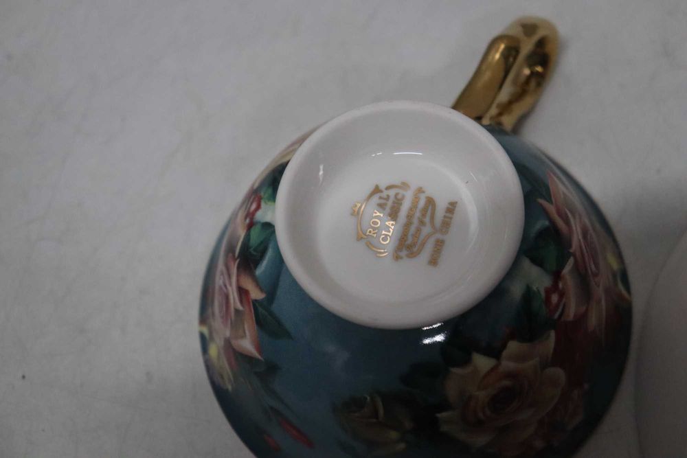 Луксозен комплект за чай от костен порцелан Royal Classic