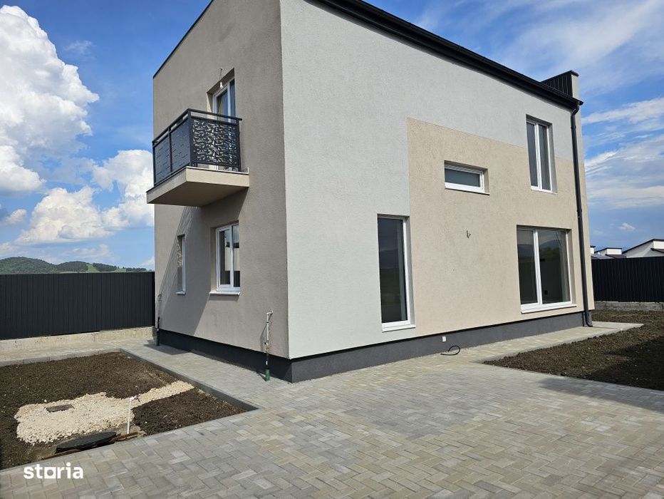 Casa individuala cu patru camere, Primaverii, Sanpetru