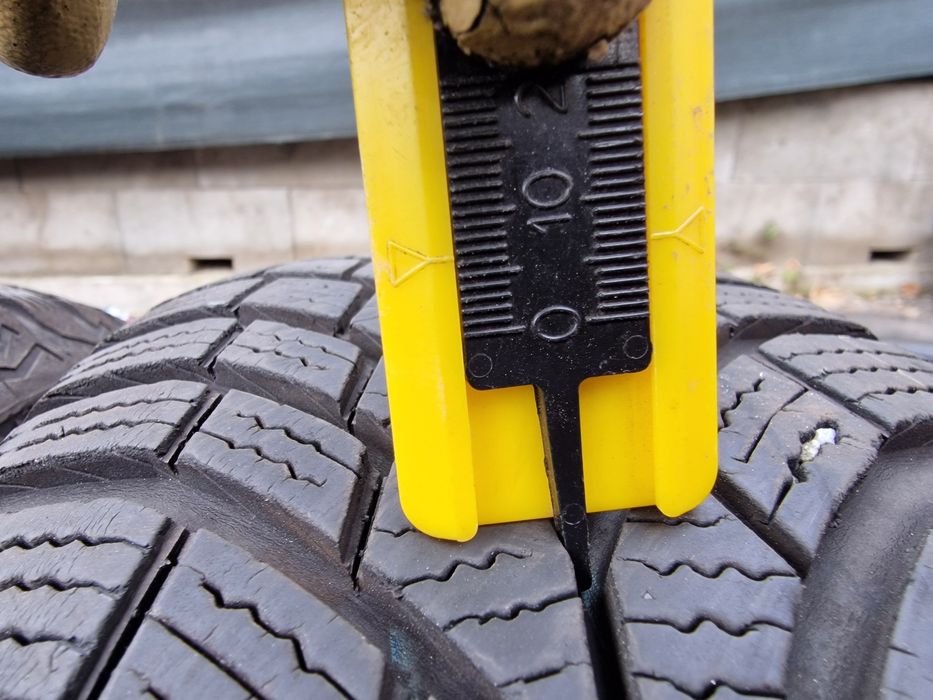 Anvelope 185/70R14 marca Continental, M+S, DOT 2022
