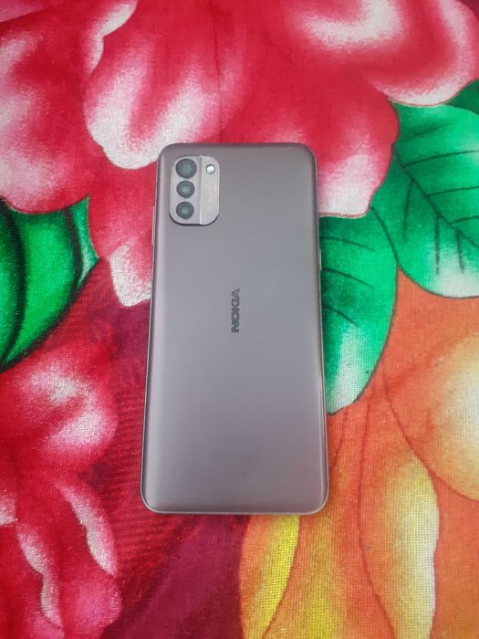 Nokia G21                                b