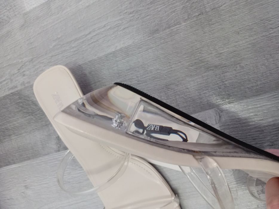 Papuci cu barete și toc transparent, mărime 38,marca Zara